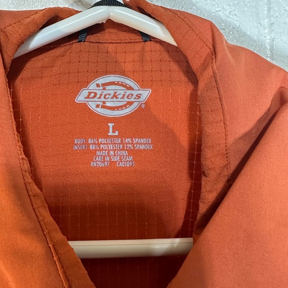 Stylish & Durable Dickies Performance Shirt - Size Large - Picture 2 of 5